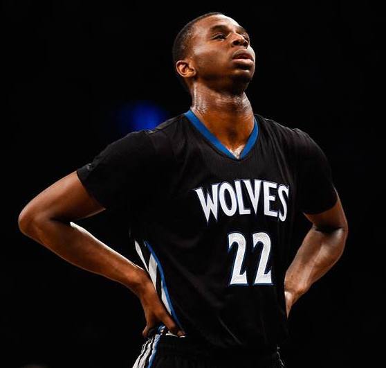 王钰栋新经纪公司：曾代理莱万、拜尔，旗下球员多在德国、瑞士踢球（王钰栋签约新经纪公司：曾服务莱万、拜尔，客户多活跃于德国与瑞士赛场）