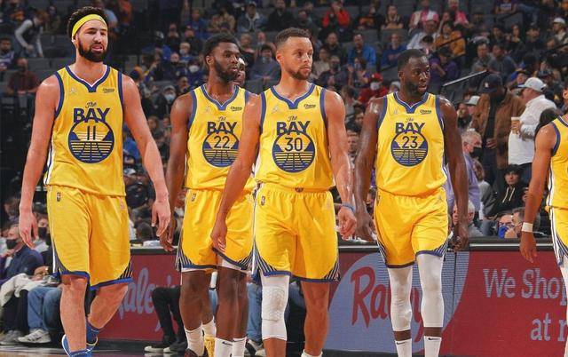 图片报：格雷茨卡的拜仁生涯可能将结束，拜仁寻找年轻替代者（图片报：格雷茨卡或告别拜仁，球队正物色年轻接班人）