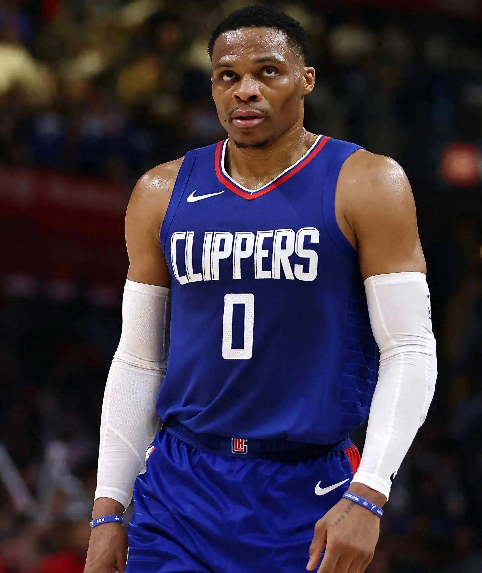 1-1，英超第8遭英超第19逼平，第83分钟遭绝平，曼联无缘升至第5（1-1，英超第8被第19逼平，83分钟被追平，曼联错过升至第5）