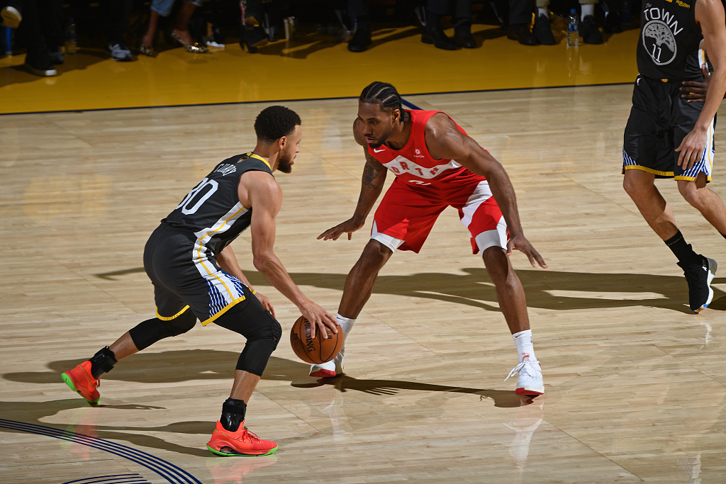 执教生涯意甲拿到1000分，斯帕莱蒂成历史第五人（斯帕莱蒂执教意甲积分达1000分，成为历史第5位达成者）