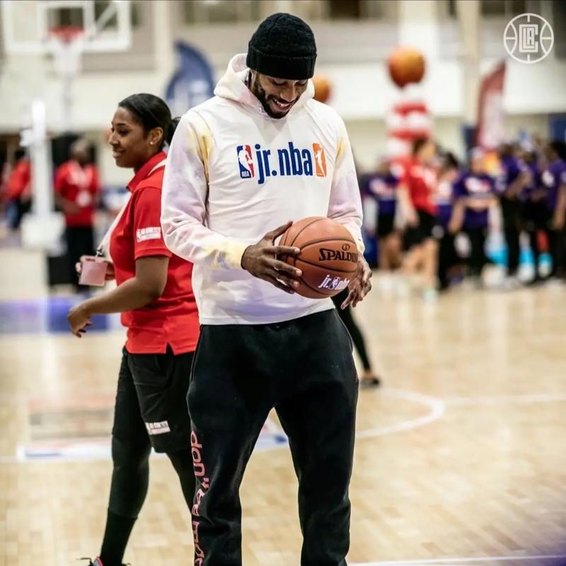 斯基拉：弗拉泰西渴望更多出场机会，他的经纪人已与尤文接触（斯基拉：弗拉泰西寻求更多出场时间，其经纪人已与尤文沟通）