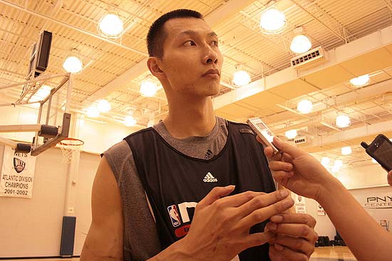 张琳芃第11次赢得中超冠军，超越郑智成国内联赛历史第一人！（张琳芃加冕中超第11冠，力压郑智成国内联赛史上第一人）